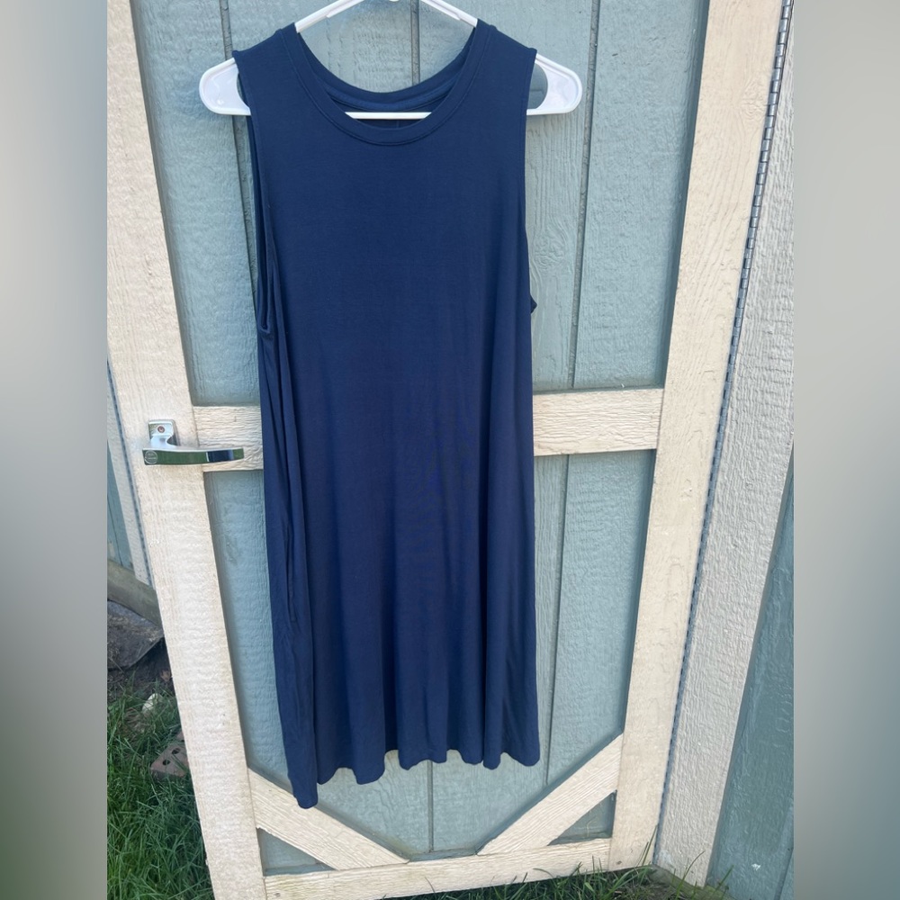 Women’s navy blue dress size extra large, super soft with pockets